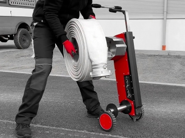 Preview: ET-Roller MB6 Elektrisch Wickler für Feuerlösch­schläuche angetrieben von 18-Volt-Milwaukee-Batterien